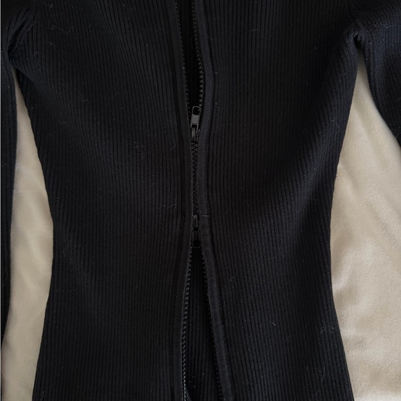 Hera Collection Black Ribbed Top - Picture 2 of 5